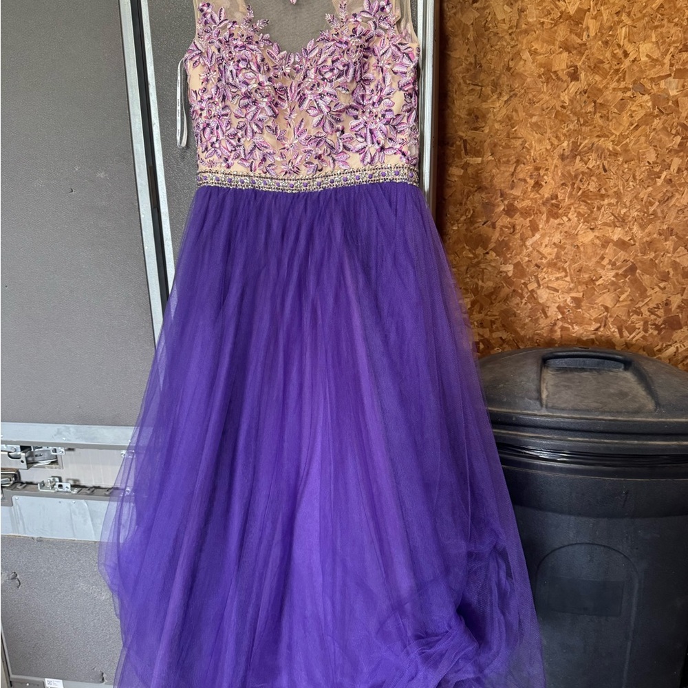 Violet Floral Appliqué Tulle Prom Dress